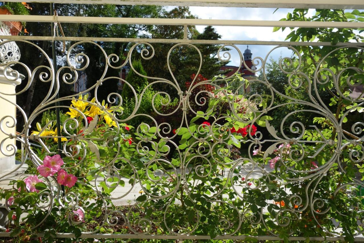 Villa Sonnenstrahl Mariánské Lázně Exteriör bild