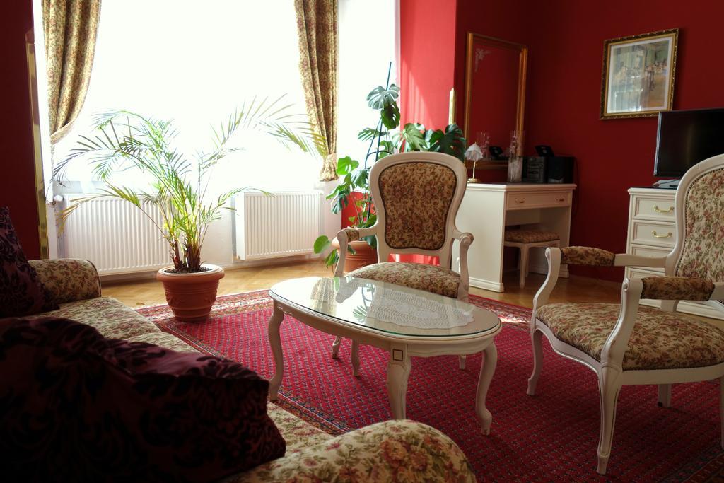 Villa Sonnenstrahl Mariánské Lázně Exteriör bild